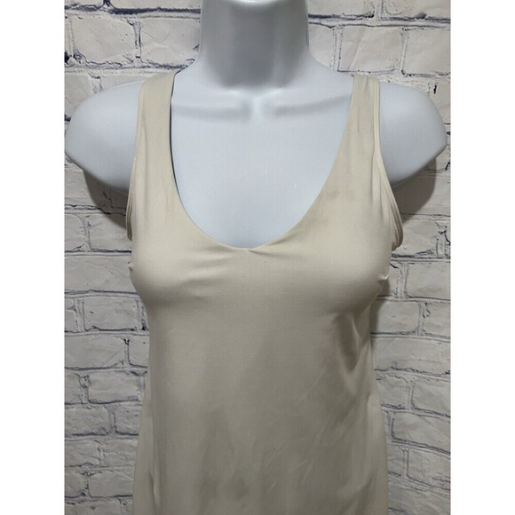 Gilly Hicks Recharge Active White dress with shorts And Pocket Size XS - Picture 3 of 9